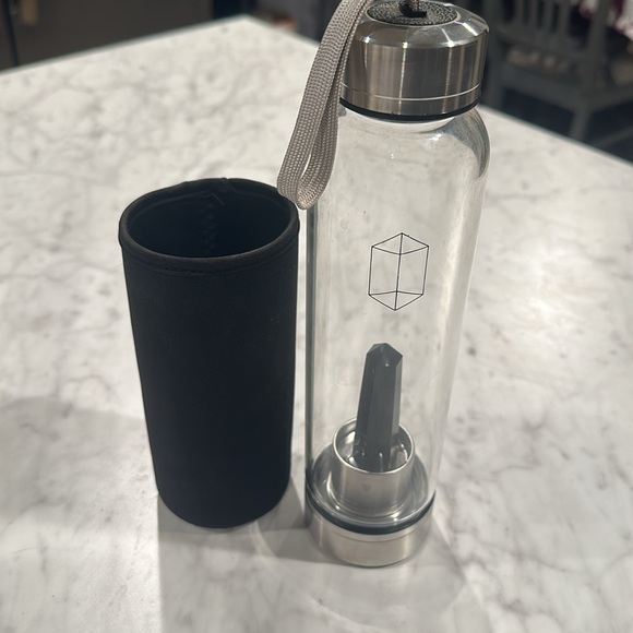 Glacce Crystal Elixir Water Bottle in Obsidian - Picture 2 of 5